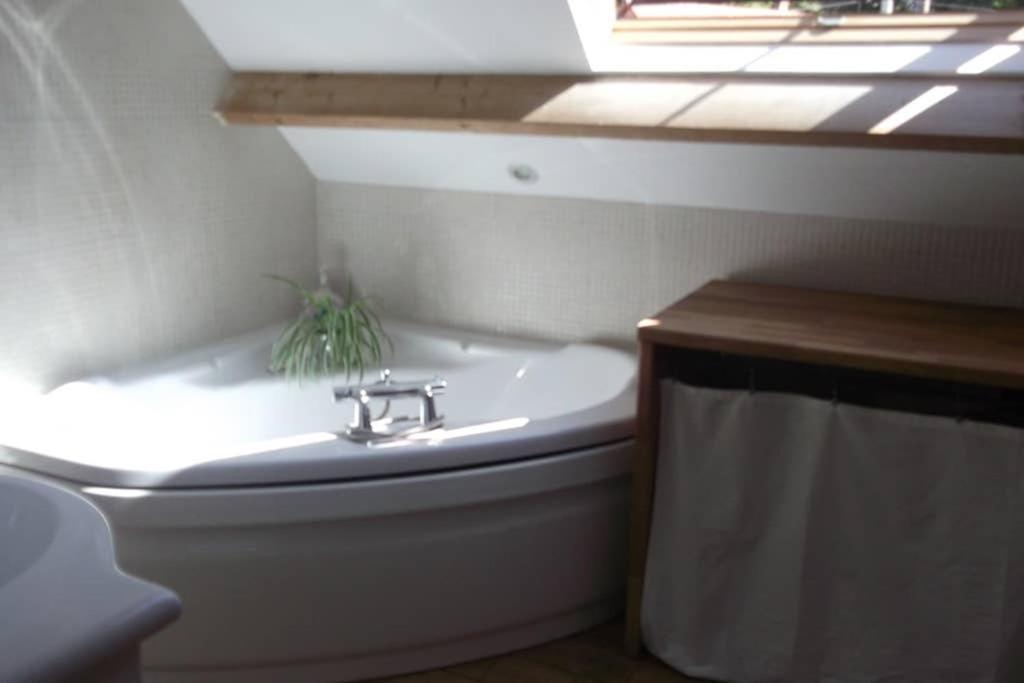Jolie Maison Avec Jardin - 2 Chambres Le Hamel  Buitenkant foto